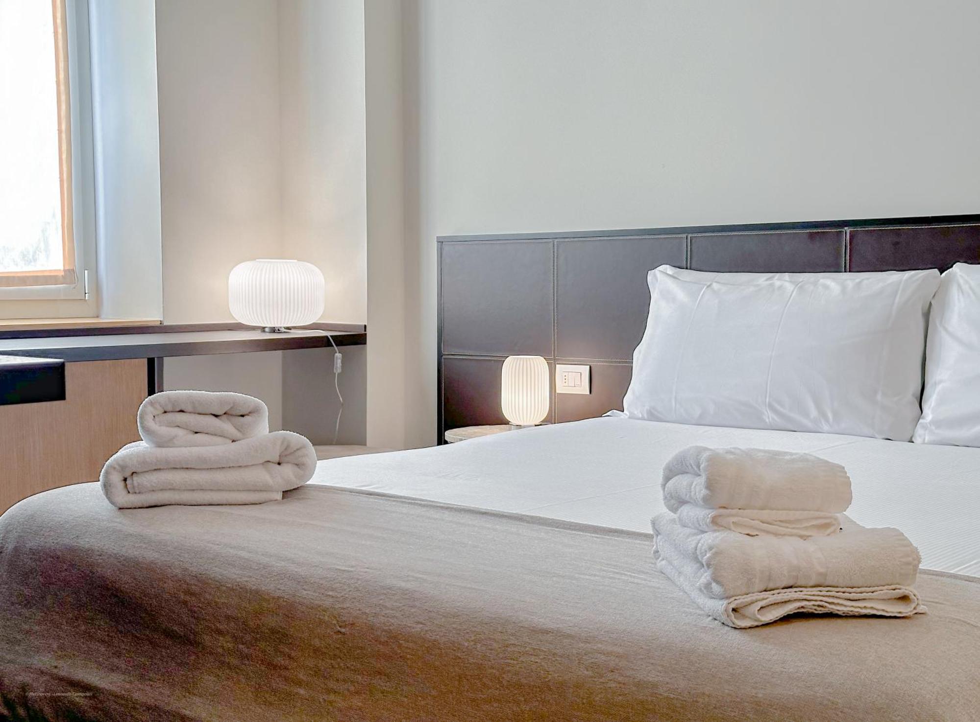 Fontana Suites - 15 Min Dal Duomo Milaan Buitenkant foto